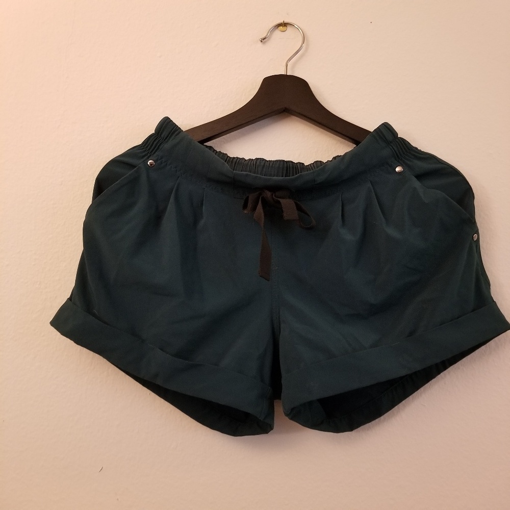 Lululemon Shorts size 8